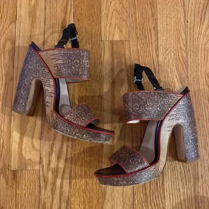 Dries Van Noten sz 39.5 textured leather heel good pre owned condition